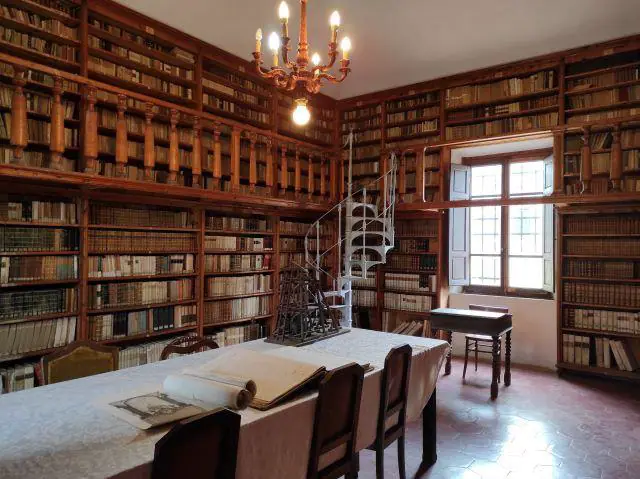 A reading room set for a chamber larp